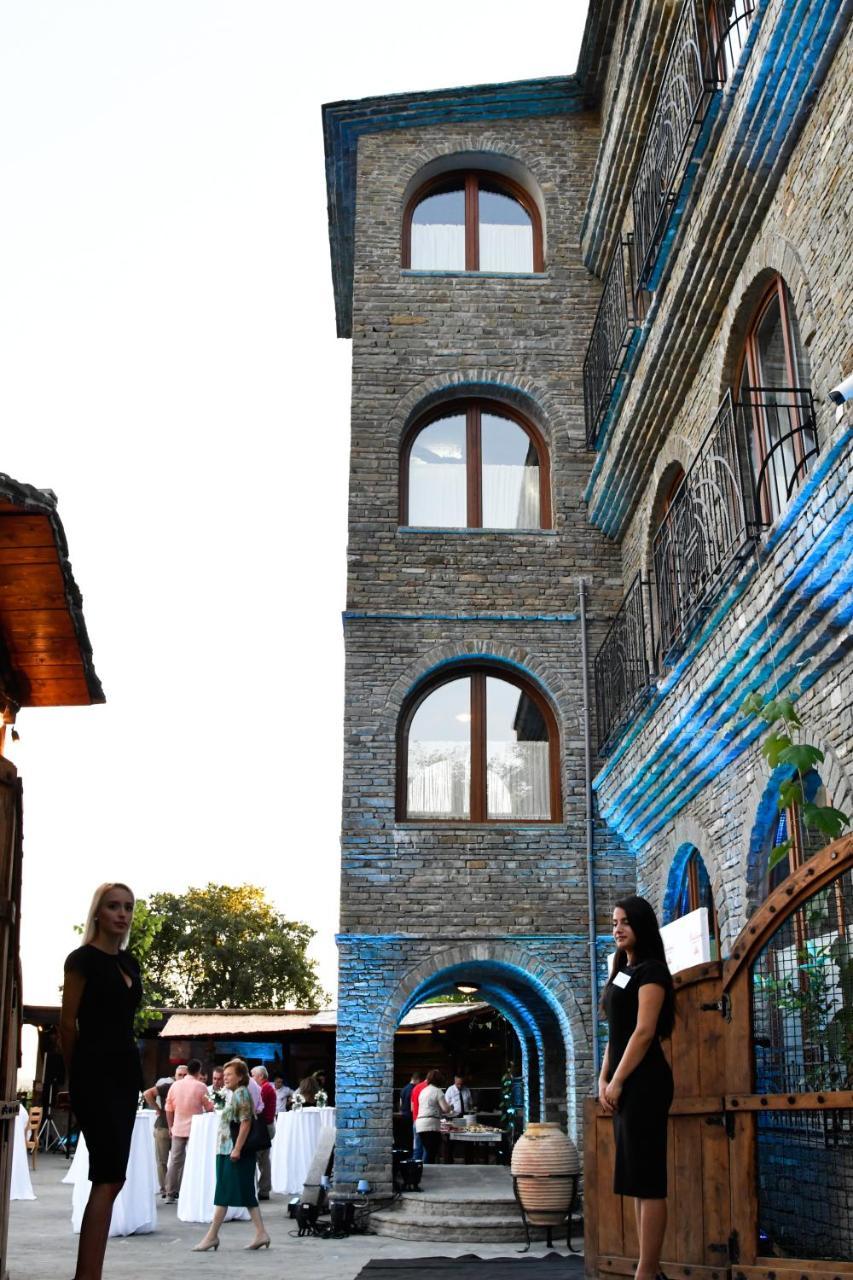Hotel Restaurant Emblema Petrele Bagian luar foto